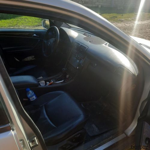 Mercedes-Benz C 240: 2.6 l. | 2000 il