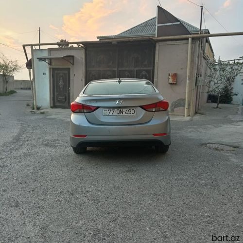 Hyundai Elantra: 1.8 l | 2016 il