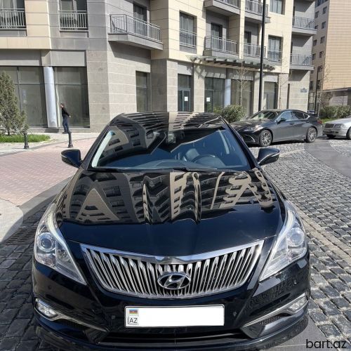 Hyundai Grandeur: 2.2 l | 2015 il