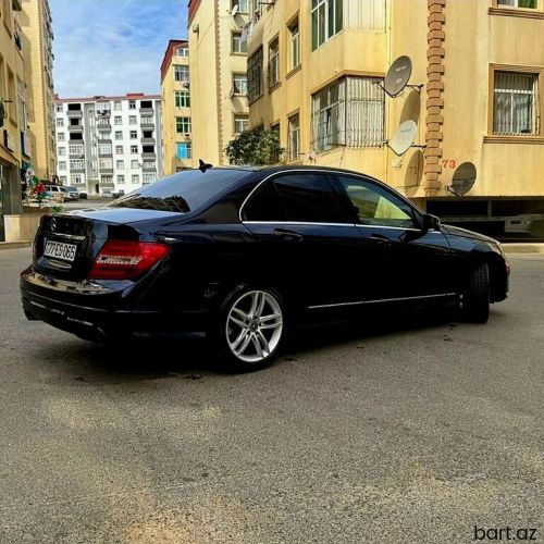 Mercedes-Benz C 250: 1.8 l | 2013 il