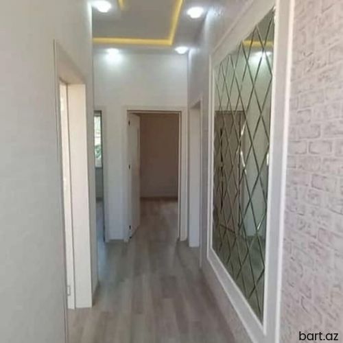 Binəqədi qəs. 3 otaqlı həyət evi satilir.