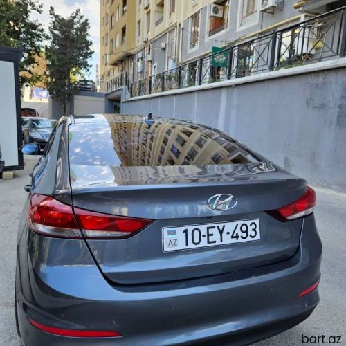 Hyundai Elantra: 1.6 l. | 2017 il