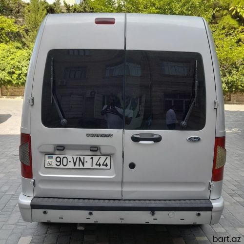 Ford Tourneo Connect: 1.8 l | 2010 il
