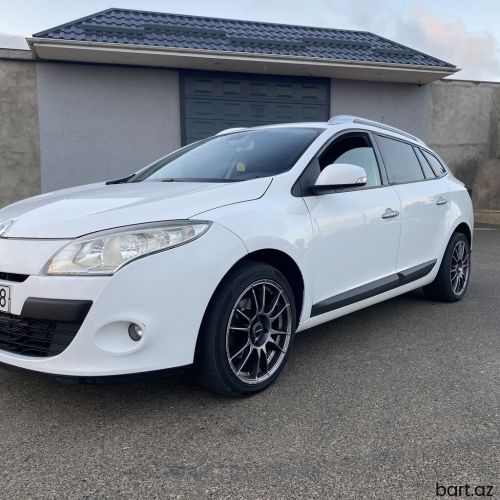 Renault Megane: 1.5 l | 2010 il