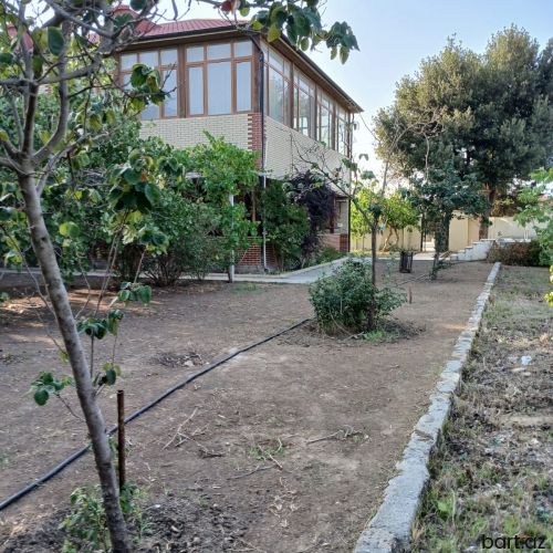 70 sot 2 mərtəbəli  2 villa