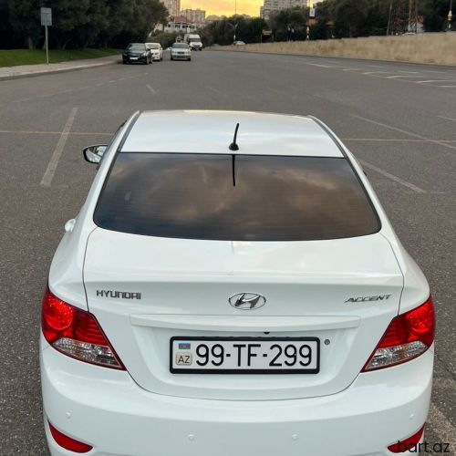 Hyundai Accent: 1.4 l | 2012 il