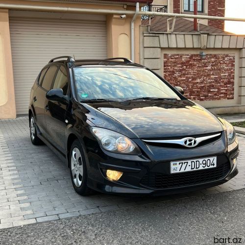 Hyundai i30: 1.4 l. | 2010 il | Universal