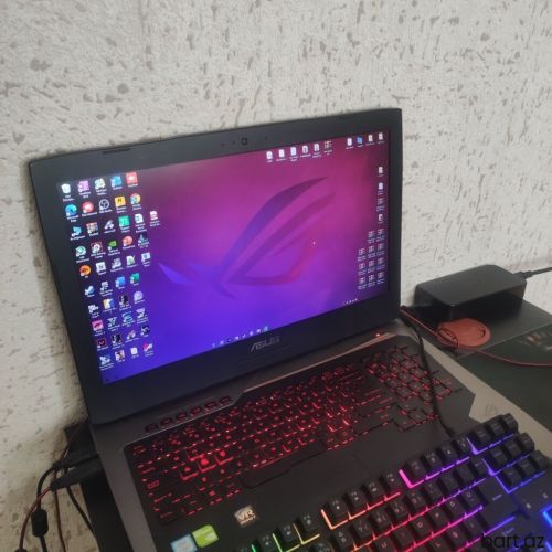 Intel Core i7, 16 GB, 17.3 