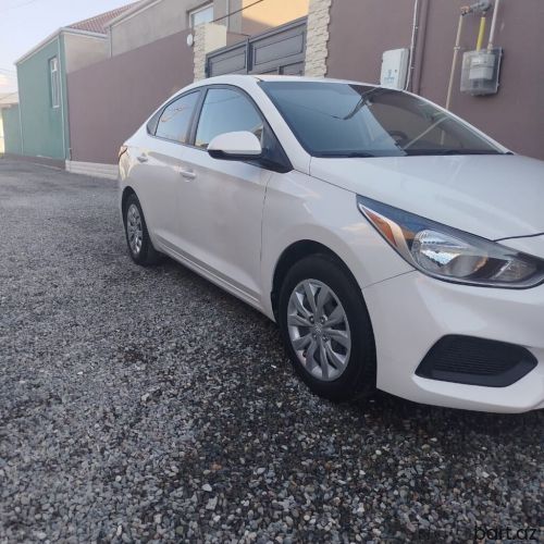 Hyundai Accent: 1.6 l | 2021 il