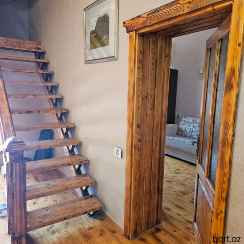 Buzovna  qəsəbəsində bağ evi