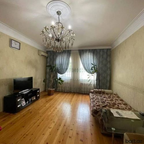 Biləcəri 5 otaqlı həyət evi satilir.
