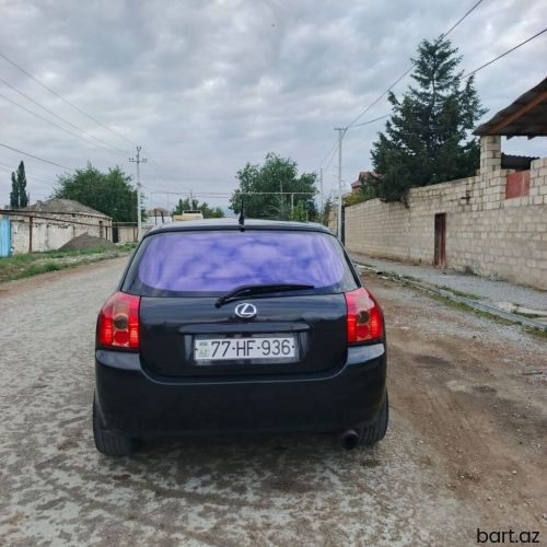 Toyota Corolla: 1.4 l | 2005 il