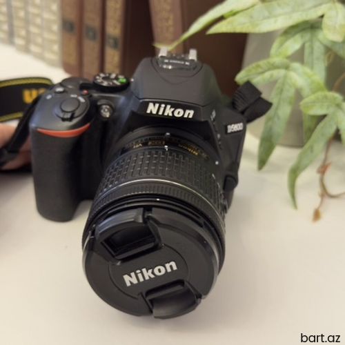  Nikon D5600 DSLR fotoaparat dəsti