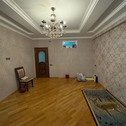 Masazır qəs-də 3 otaqli mənzil satilir.