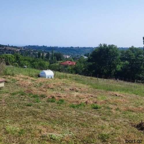 Qusar rayonu Hil kən-də  15 sot torpaq satilir.