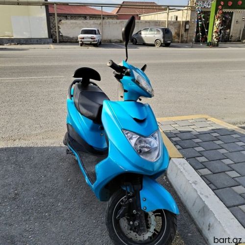 Yadea moped Elektlikli