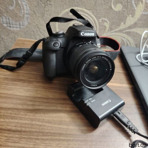 Canon EOS 4000D