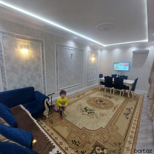 Binəqədi qəs. 3 otaqlı həyət evi satilir.