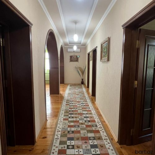 Buzovnada həyət evi satılır