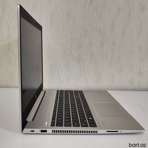 Intel Core i5, 8 GB, 15.6 