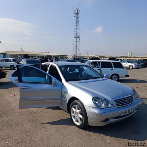 Mercedes-Benz C 240: 2000 il