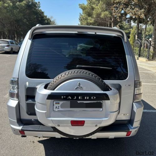 Mitsubishi Pajero: 3.5 l | 2011 il