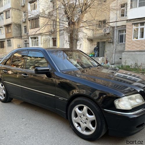 Mercedes-Benz 230: 2.3 l | 1998 il 