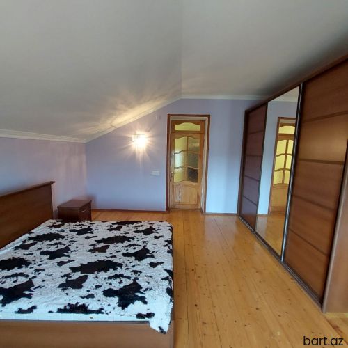 2 mərtəbəli həyət evi