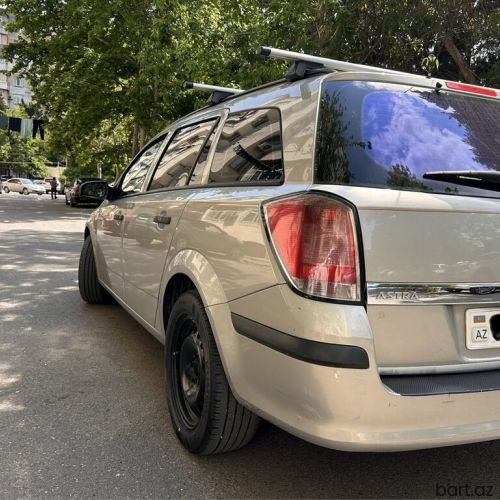 Opel Astra: 1.3 l | 2006 il 