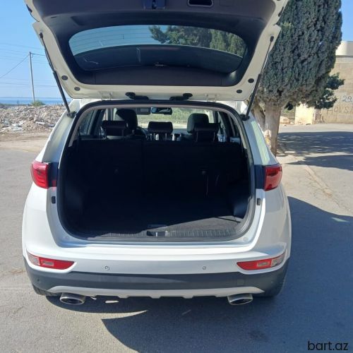 Kia Sportage: 2 l | 2017 il