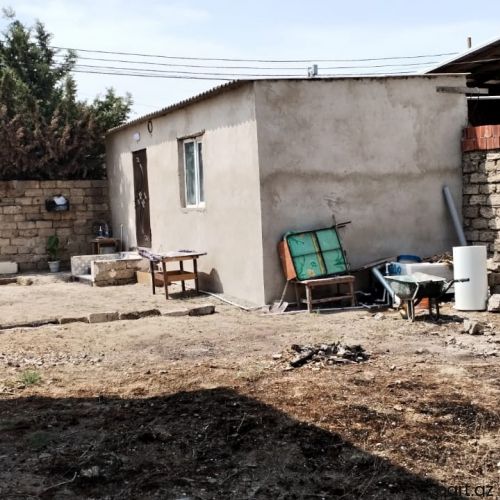 1 otaqlı həyət evi satılır