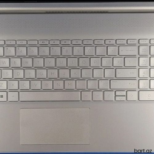 Intel Core i5, 8 GB, 15.6 