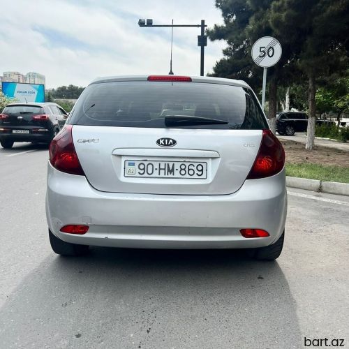 Kia Ceed: 1.6 l | 2007 il 