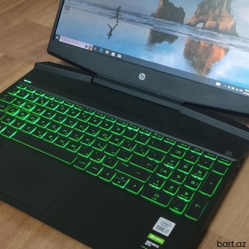 Intel Core i7, 16 GB, 15.6 