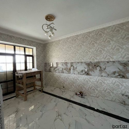 Buzovnada 4 otaqlı həyət evi satilir.