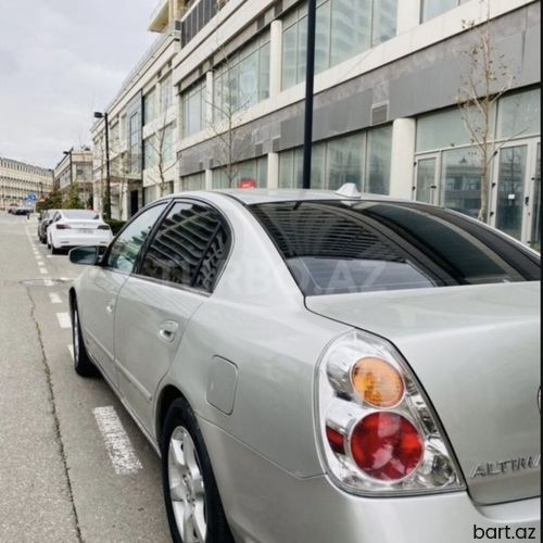 Nissan Altima: 2.5 l | 2006 il