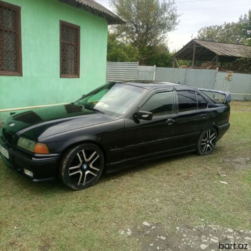 BMW 320: 2 l | 1995 il