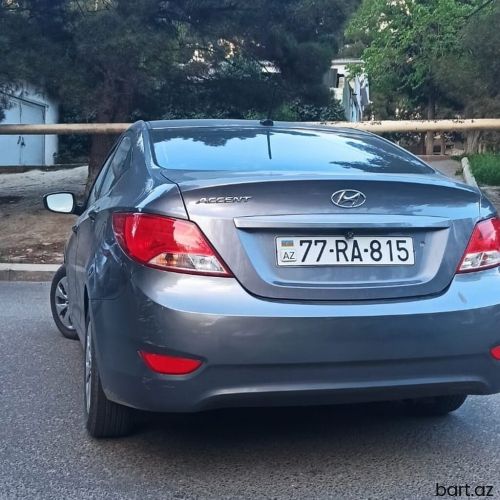 Hyundai Accent: 1.6 l | 2015 il 
