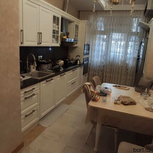 Nəsimi rayonunda 4 otaqli həyət evi satilir