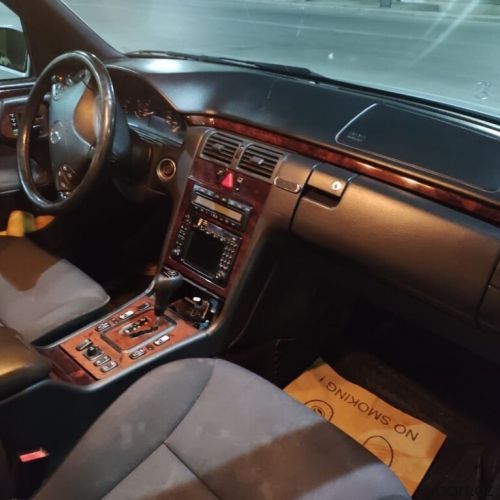 Mercedes-Benz E 240: 2.4 l. | 2001 il
