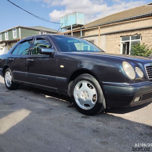Mercedes-Benz E 240: 2.4 l. | 1998 il