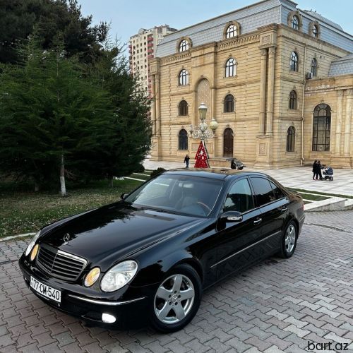 Mercedes-Benz E 240: 2.4 l | 2004 il 