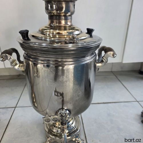 Klassik kömürlü samovar