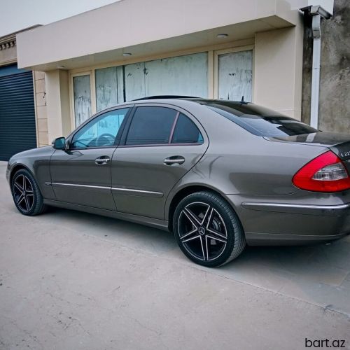 Mercedes-Benz E 220: 2.2 l | 2006 il
