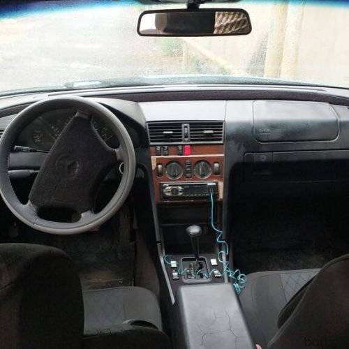 Mercedes-Benz 220: 1.8 l. | 1994 il 