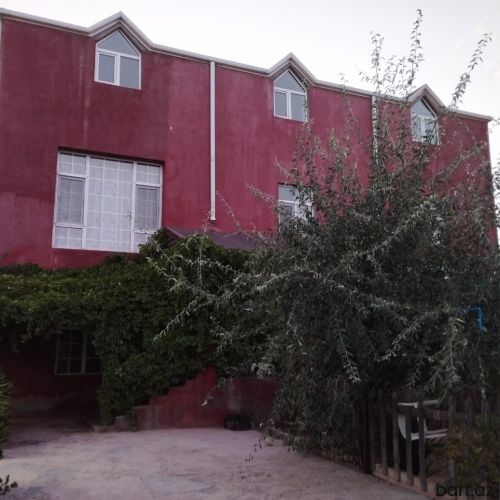Buzovnada həyət evi satılır