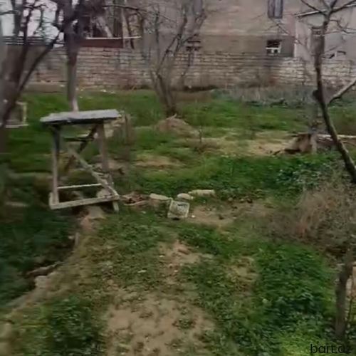 Binədə 2 sot torpaq sahəsi satilir.