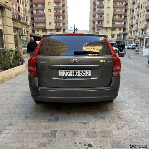 Kia Ceed: 1.6 l | 2011 il