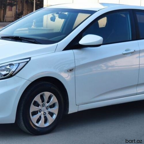 Hyundai Accent: 1.4 l | 2015 il