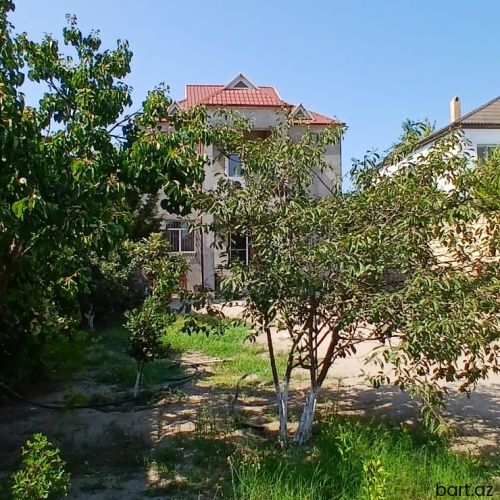 Buzovnada Aida parkın arxasında həyət evi satılır